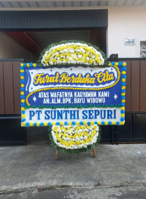 Papan Bunga Duka di Sadang Serang