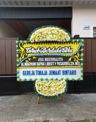 Papan Bunga Duka di Sadang Serang
