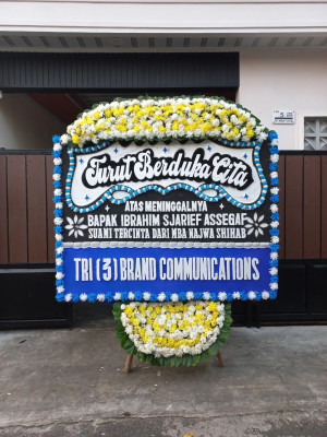 Papan Bunga Duka di Sadang Serang